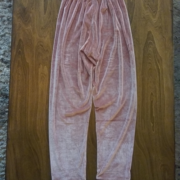SHEIN Velvet Blush Pajamas ☺ 💤 Size Small - Picture 16 of 16